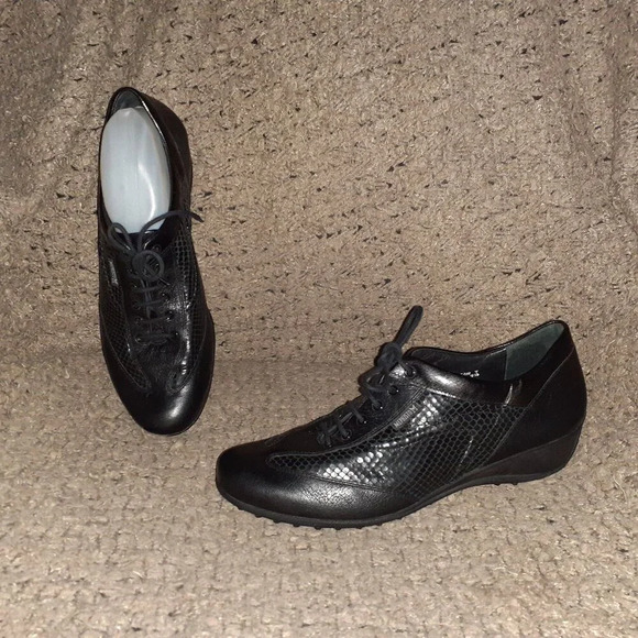 MEPHISTO Air-Jet-Black Leather/Snake Pattern-Lace-Up Sneakers-Sz 9.5-Excellent - Picture 1 of 9